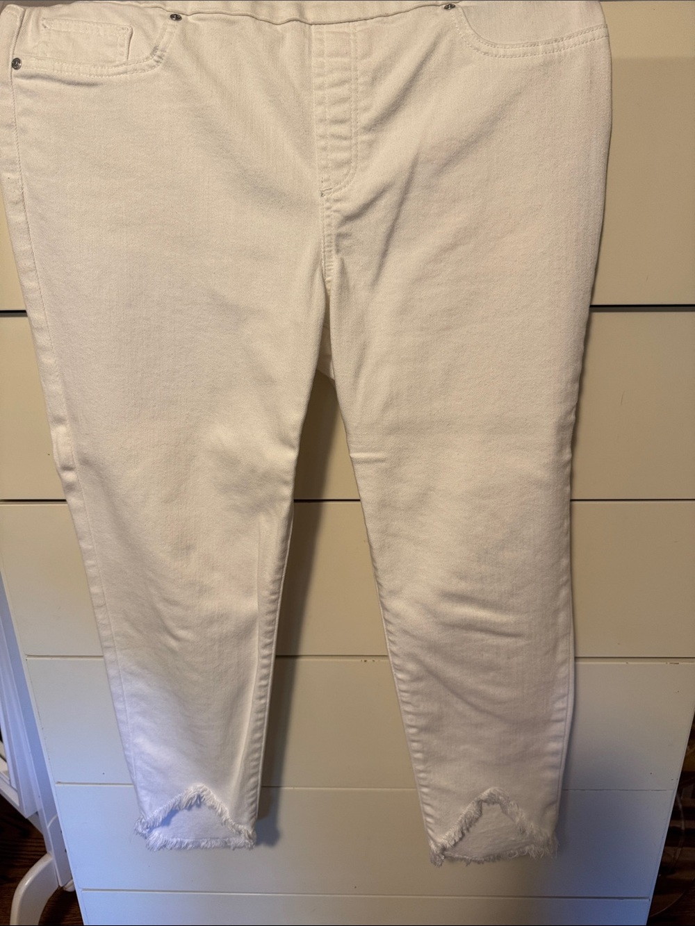 Chico's White Cropped Raw-Hem Jeans